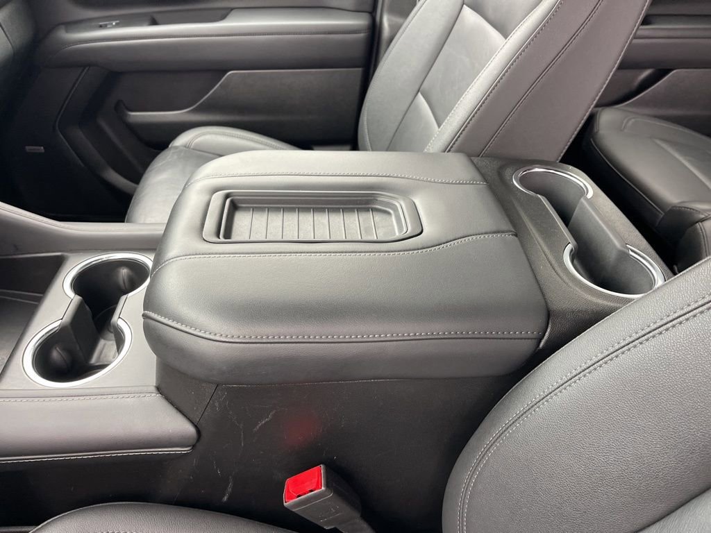 Used 2024 Chevrolet Suburban LT image 15