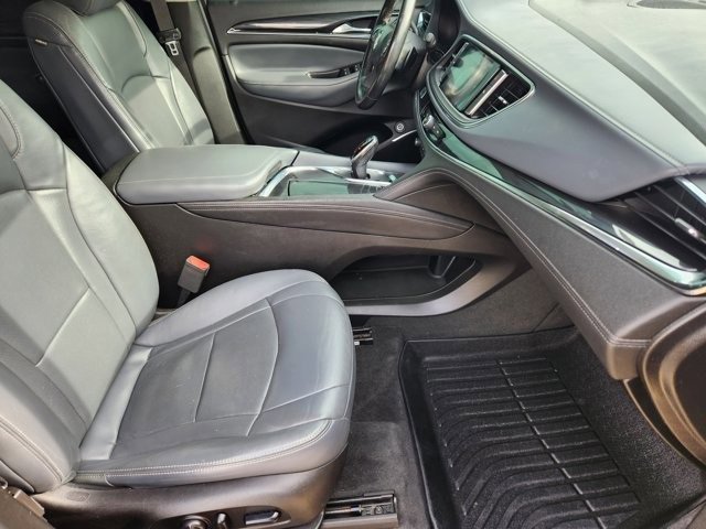 Used 2019 Buick Enclave Essence image 12
