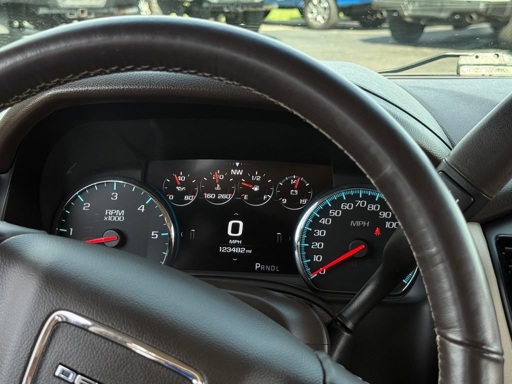 Used 2017 GMC Yukon Denali AWD/4WD image 24