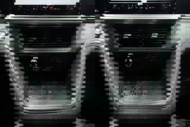 Certified 2025 Ford Explorer Platinum w/ Ultimate Package AWD/4WD image 21