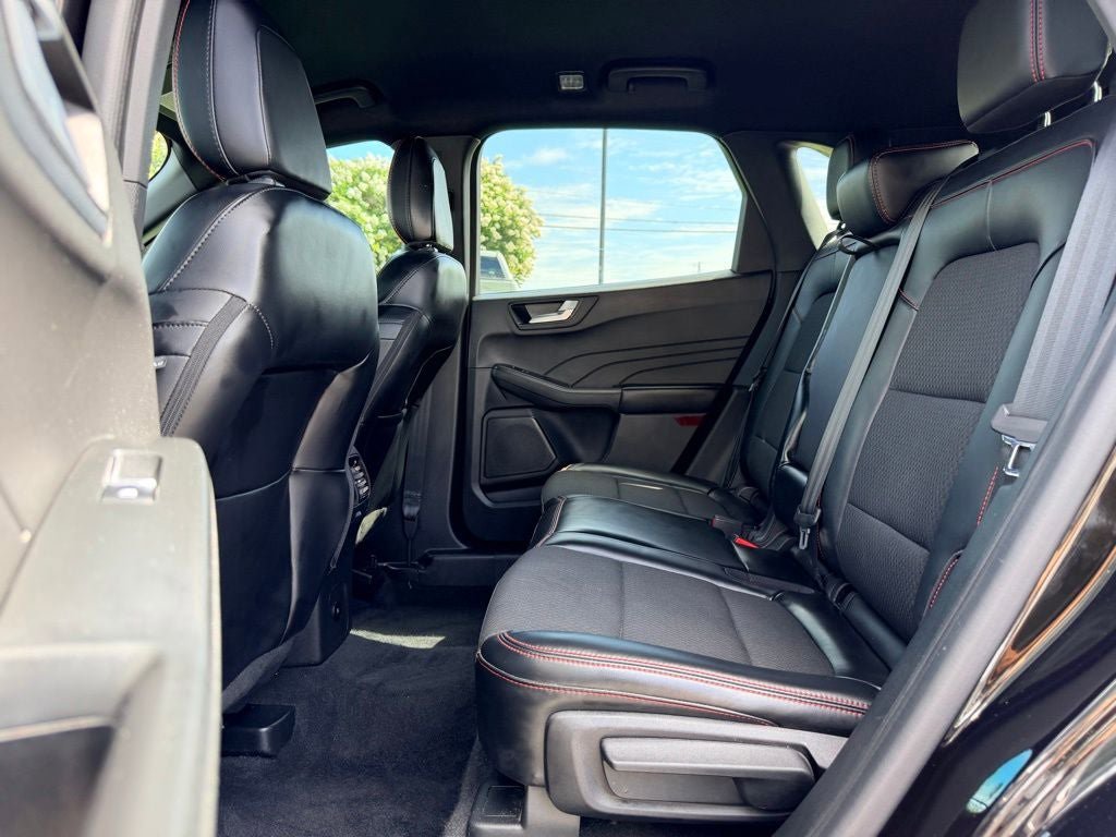 Certified 2023 Ford Escape ST-Line w/ Tech Pack #1 AWD/4WD image 15