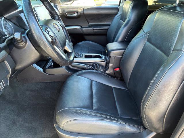 Used 2023 Toyota Tacoma Limited w/ Nightshade Package AWD/4WD image 13