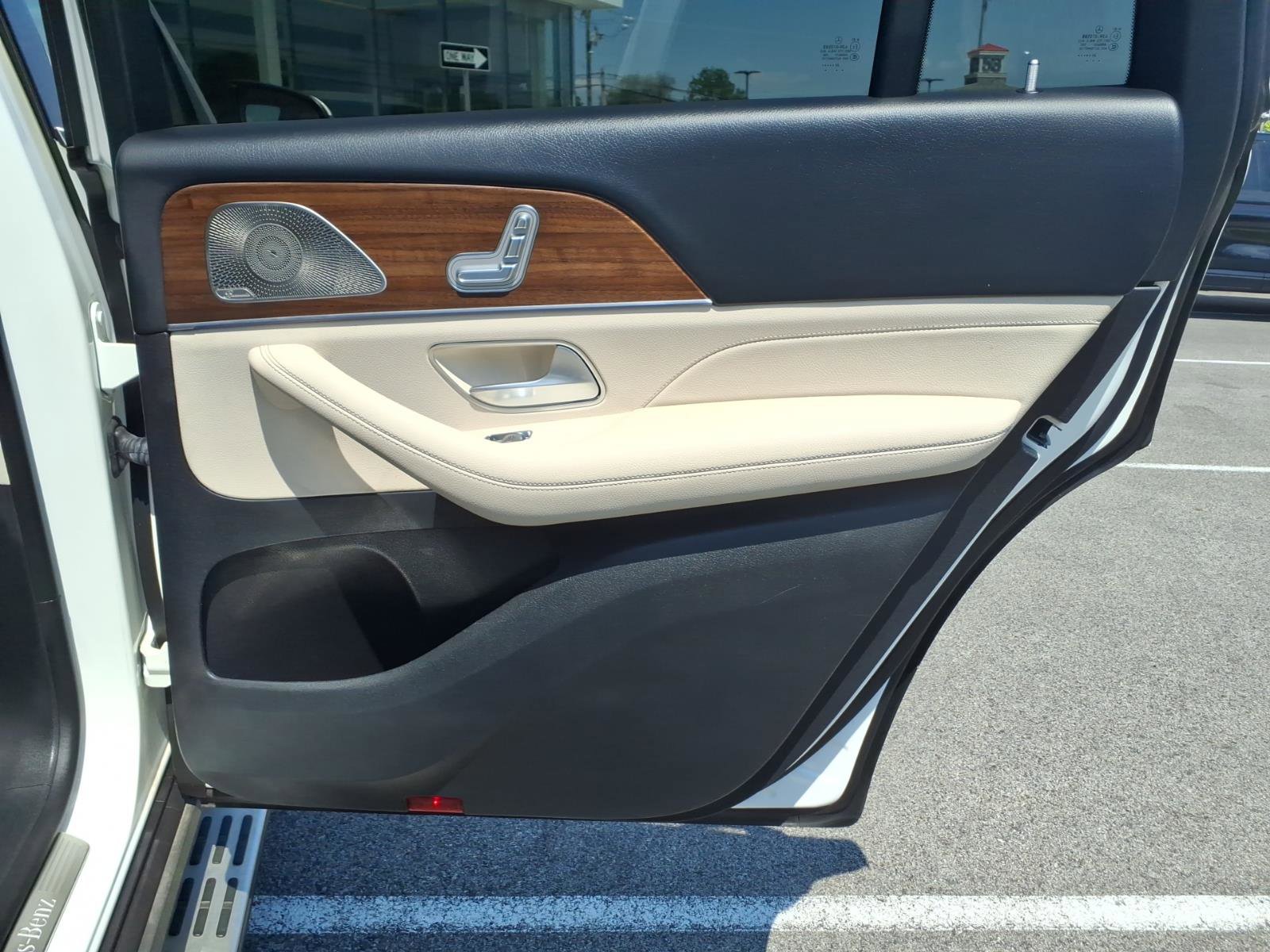 Used 2024 Mercedes-Benz GLS 450 4MATIC image 30