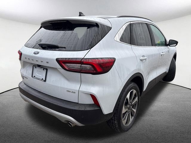 Certified 2025 Ford Escape Platinum AWD/4WD image 5
