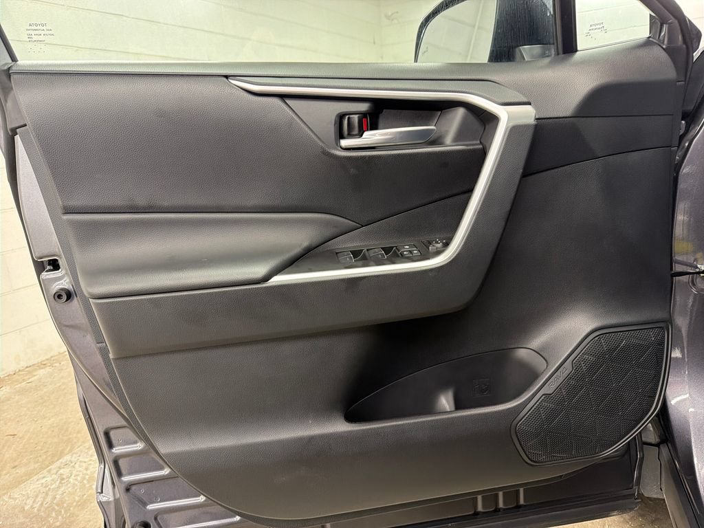 Used 2025 Toyota RAV4 XLE Premium FWD image 17