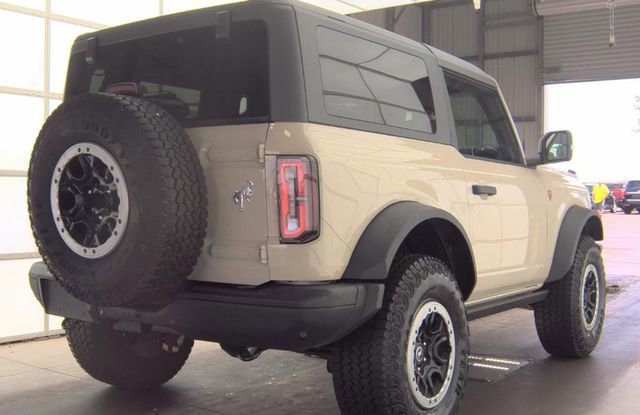 Certified 2025 Ford Bronco Badlands w/ Sasquatch Package AWD/4WD image 3