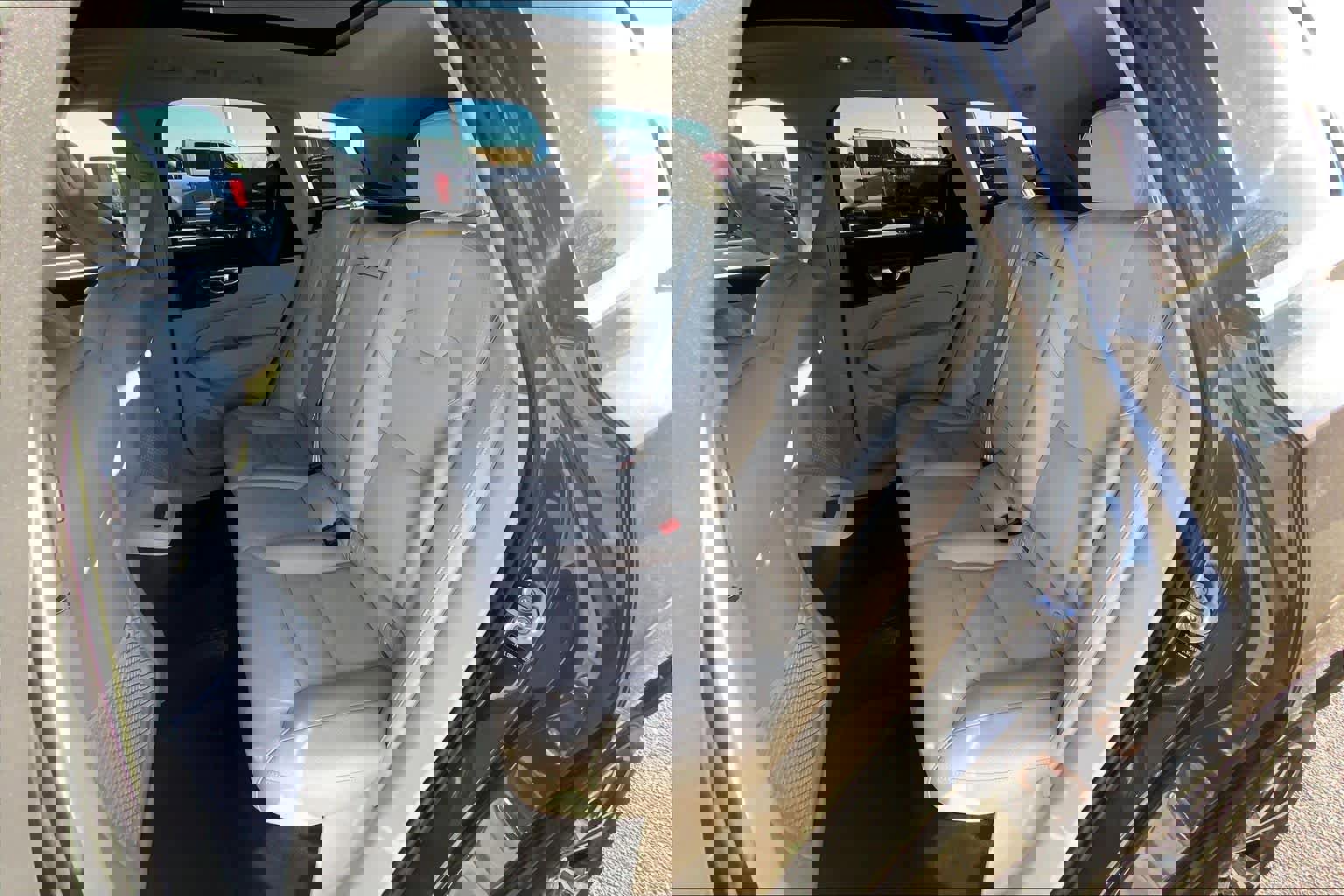 Used 2022 Volvo XC60 B5 Momentum w/ Protection Package Premier image 20