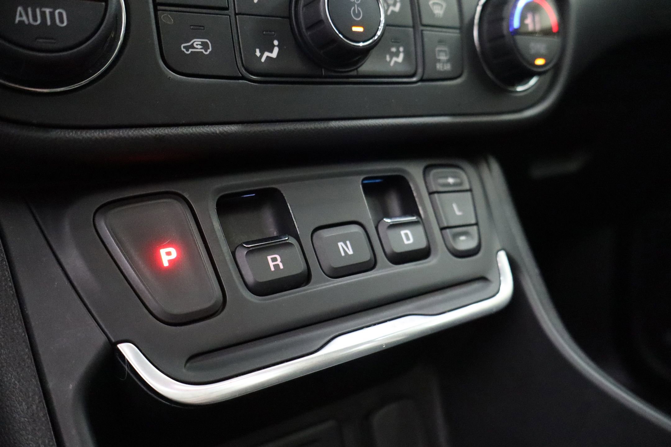 Used 2019 GMC Terrain Denali w/ Advanced Safety Package image 19