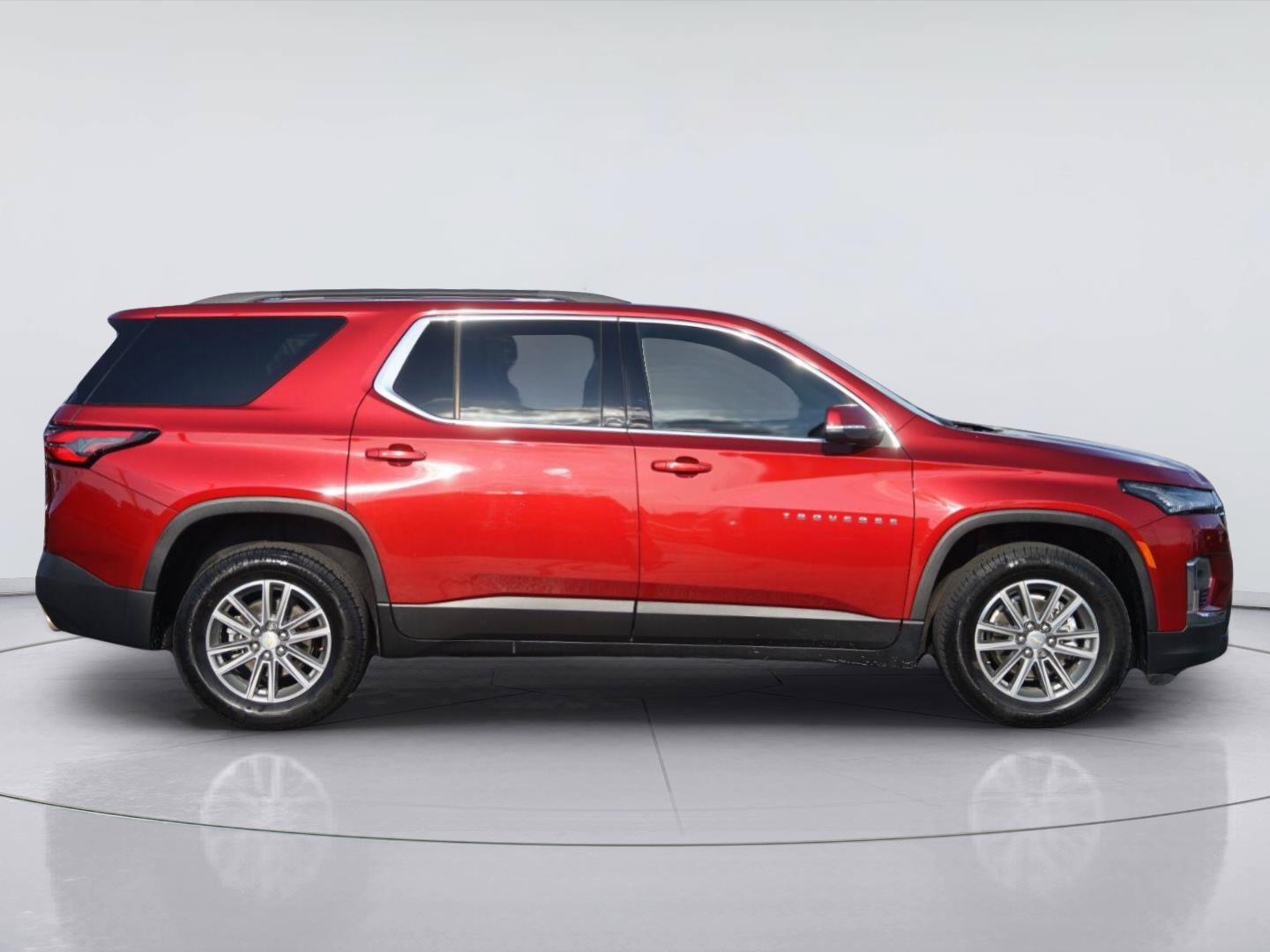 Used 2023 Chevrolet Traverse LT FWD image 5