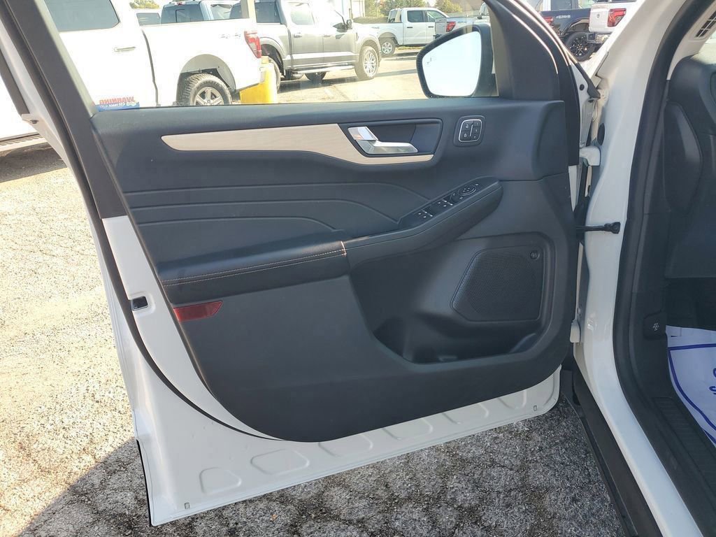 Certified 2021 Ford Escape Titanium w/ Titanium Elite Package image 15