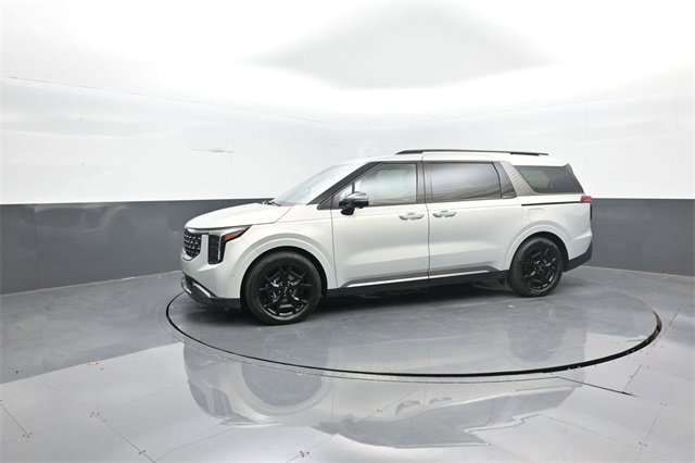 Used 2025 Kia Carnival SX Prestige image 4