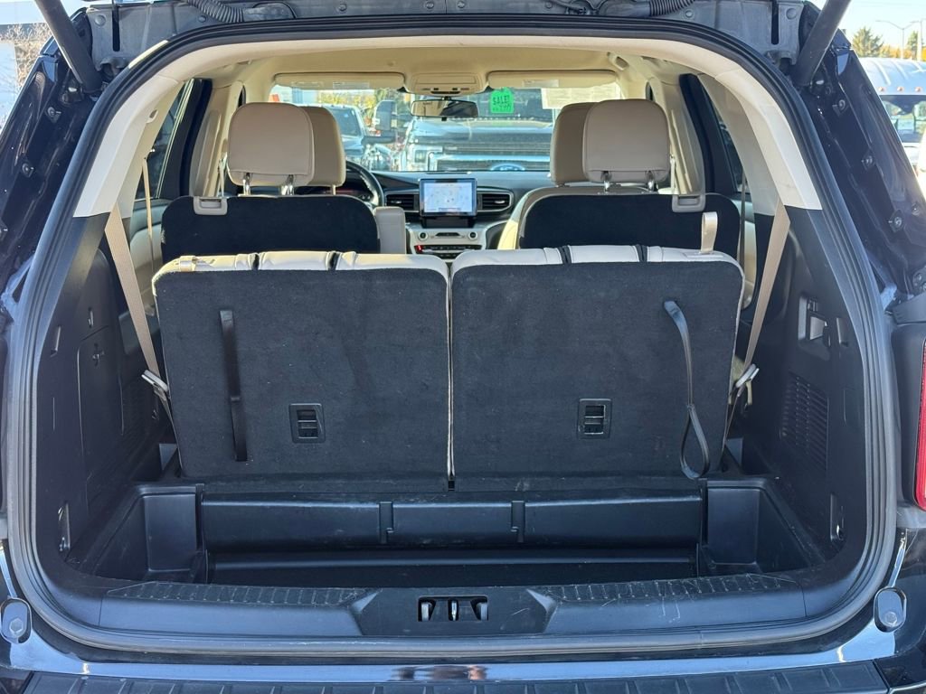 Certified 2021 Ford Explorer XLT w/ Equipment Group 202A image 7