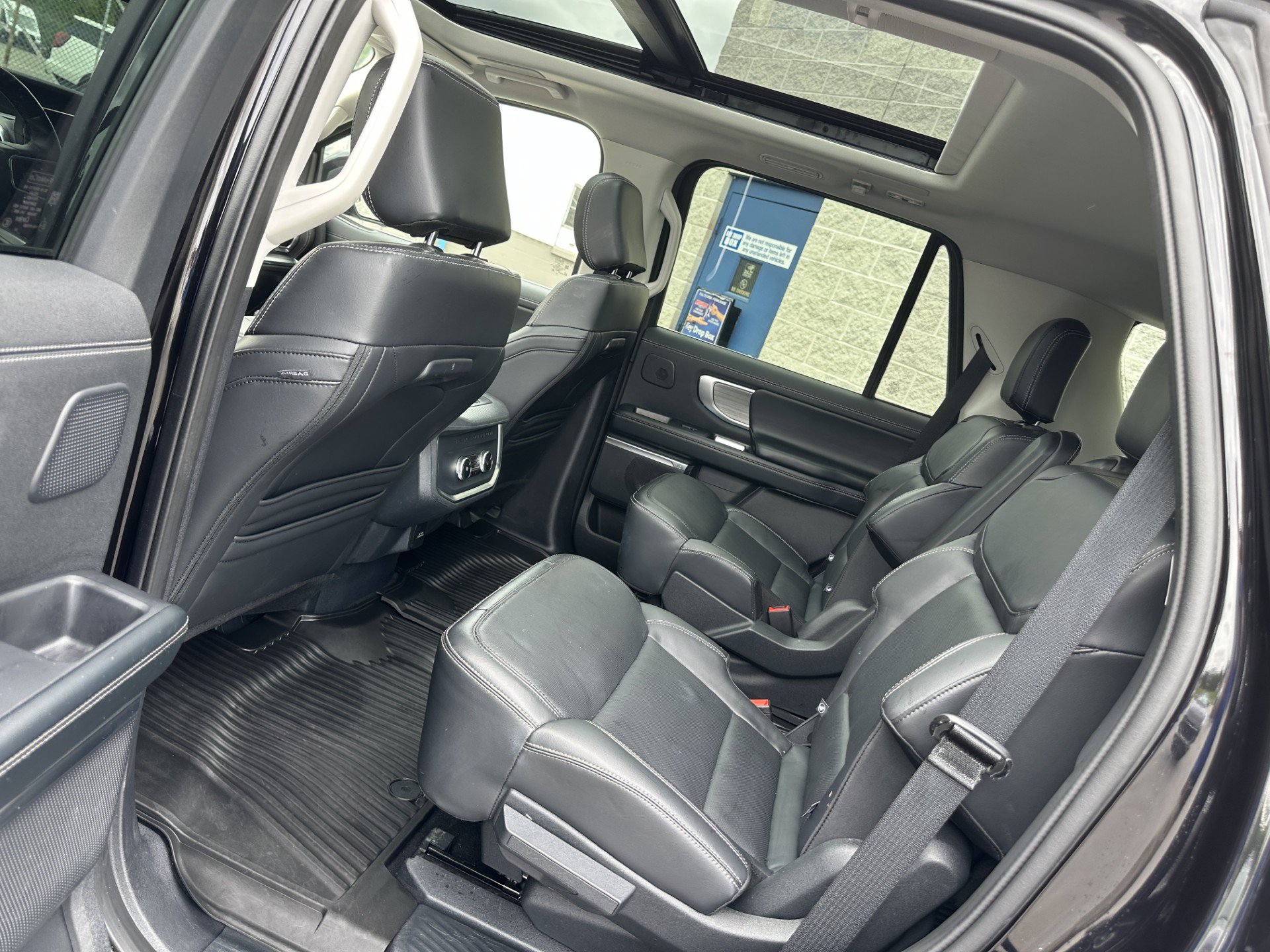 Certified 2025 Ford Expedition Platinum w/ Driver's Package AWD/4WD image 10