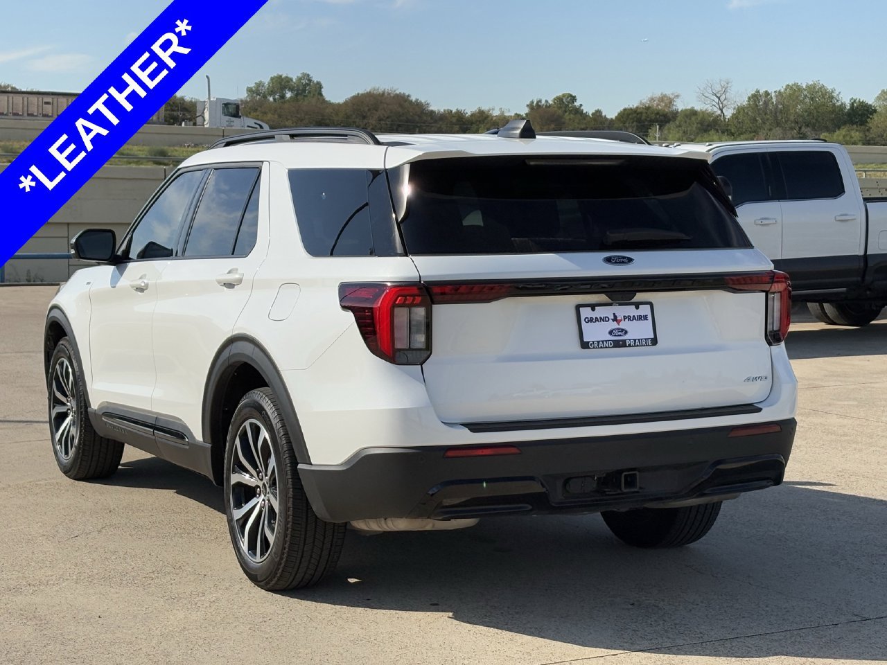 Certified 2025 Ford Explorer ST-Line AWD/4WD image 6