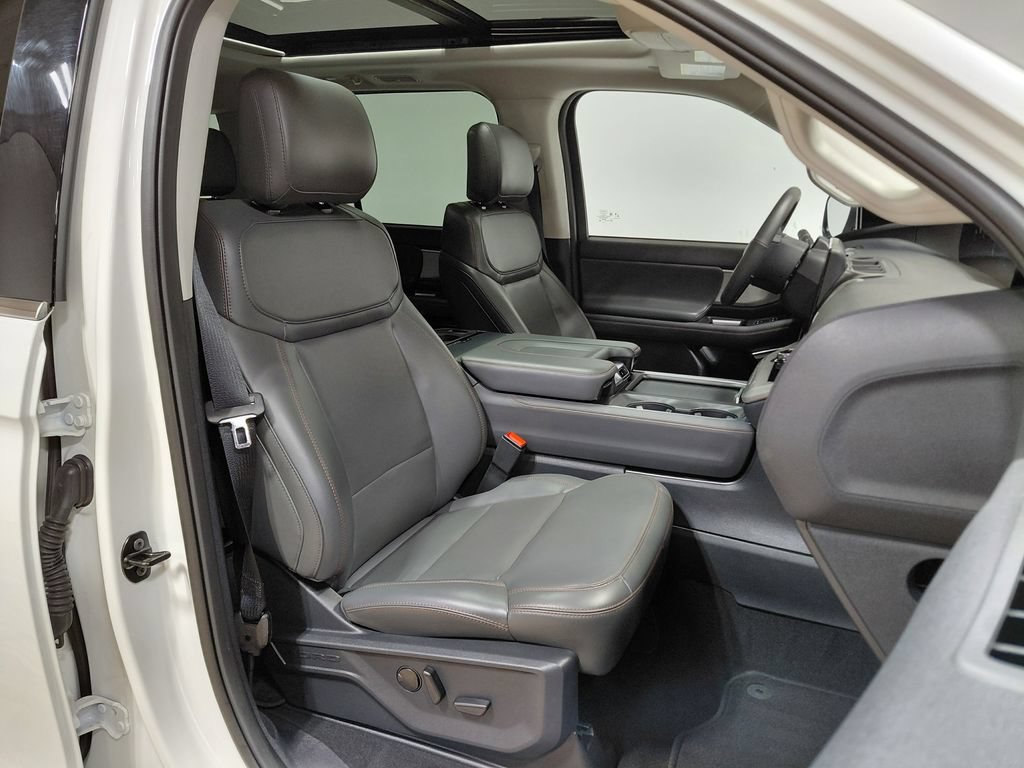 Certified 2025 Ford Expedition Active AWD/4WD image 27