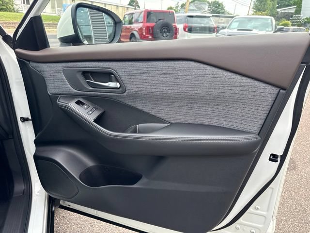 Used 2023 Nissan Rogue SV AWD/4WD image 28