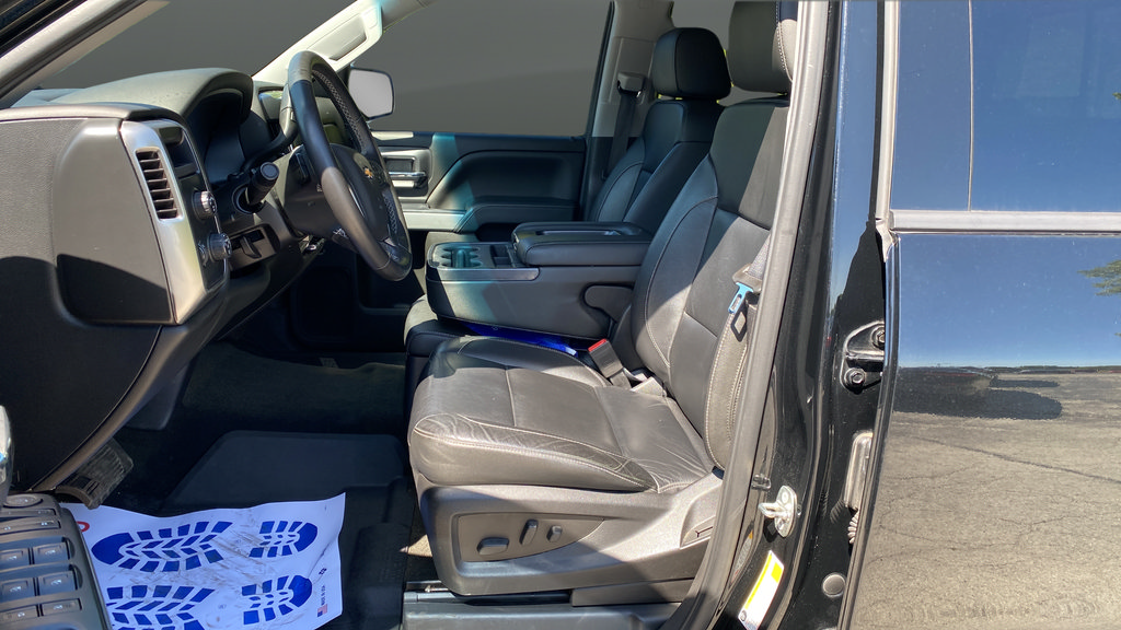 Used 2018 Chevrolet Silverado 1500 LT w/ All Star Edition AWD/4WD image 9