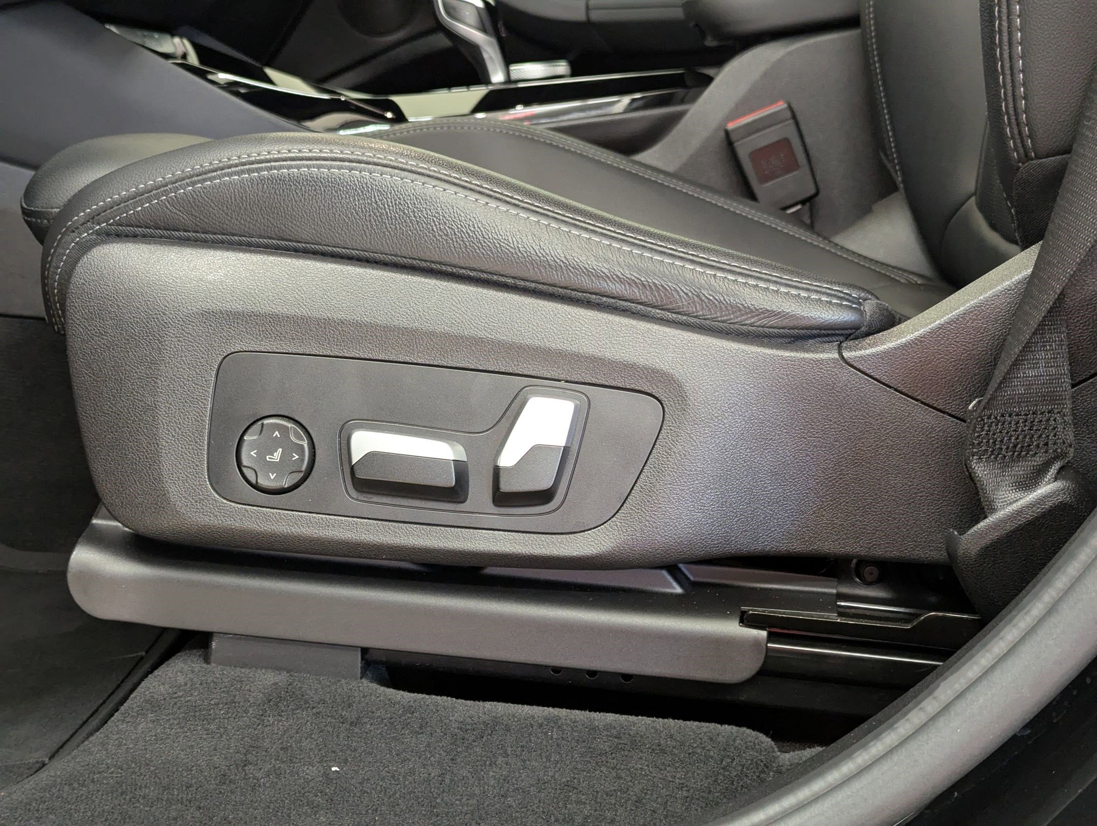 Used 2022 BMW X3 sDrive30i w/ Convenience Package image 12