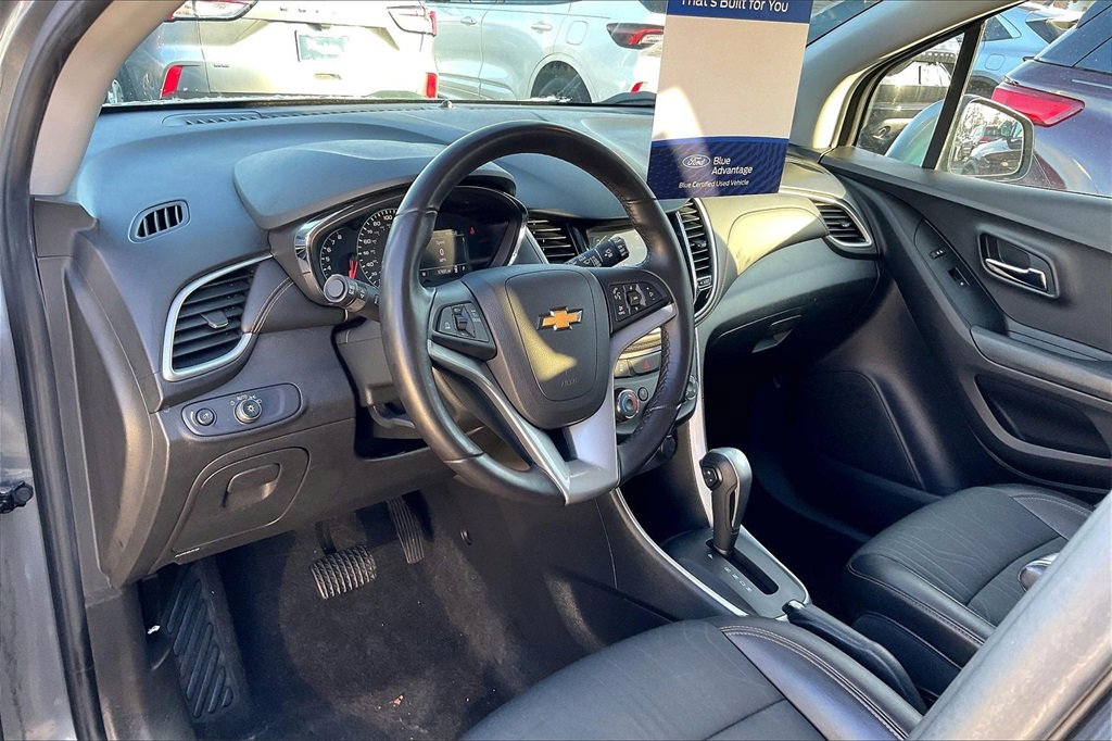 Used 2019 Chevrolet Trax LT w/ LT Convenience Package image 12