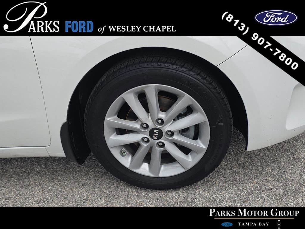 Used 2017 Kia Forte S FWD image 28