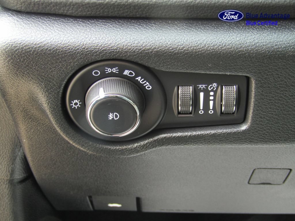 Used 2025 Chrysler Pacifica Limited FWD image 28