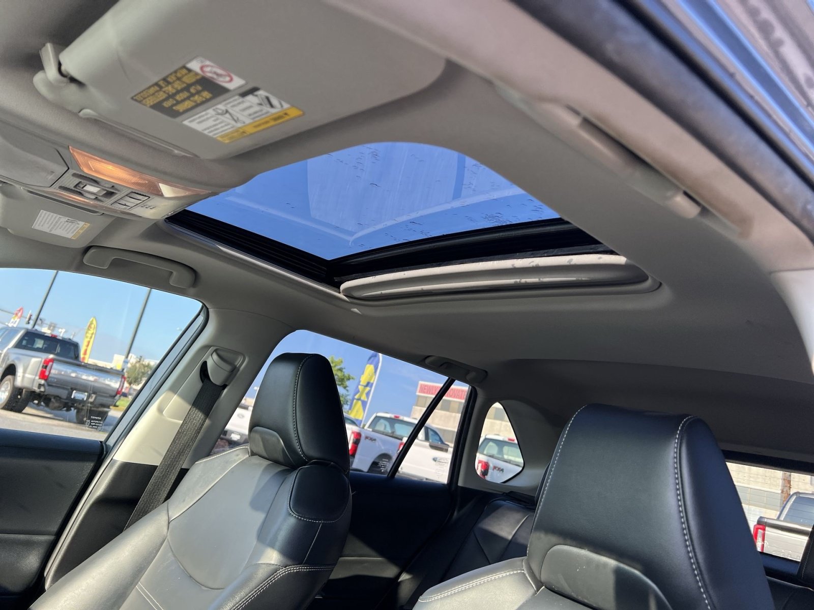 Used 2020 Toyota RAV4 XLE Premium AWD/4WD image 23