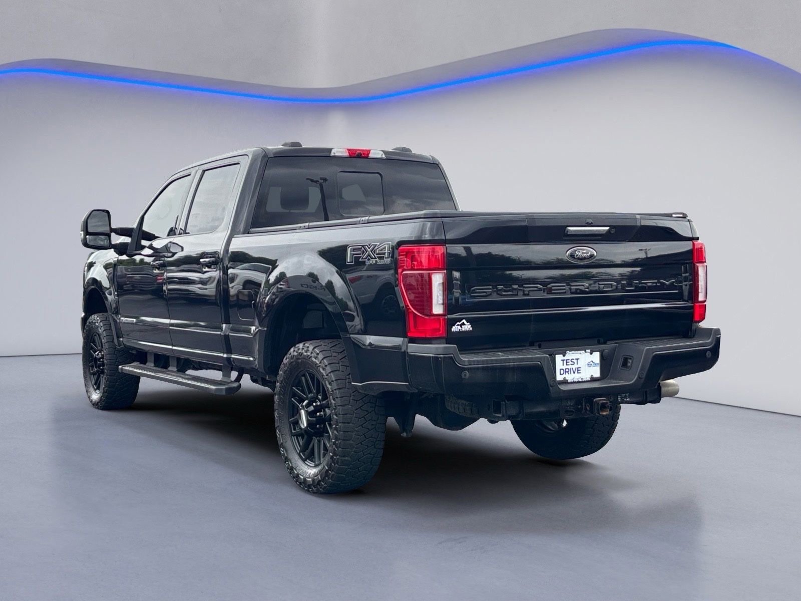 Certified 2022 Ford F250 Lariat w/ Black Appearance Package AWD/4WD image 3