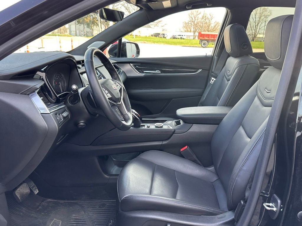 Used 2023 Cadillac XT5 Premium Luxury w/ Technology Package image 11