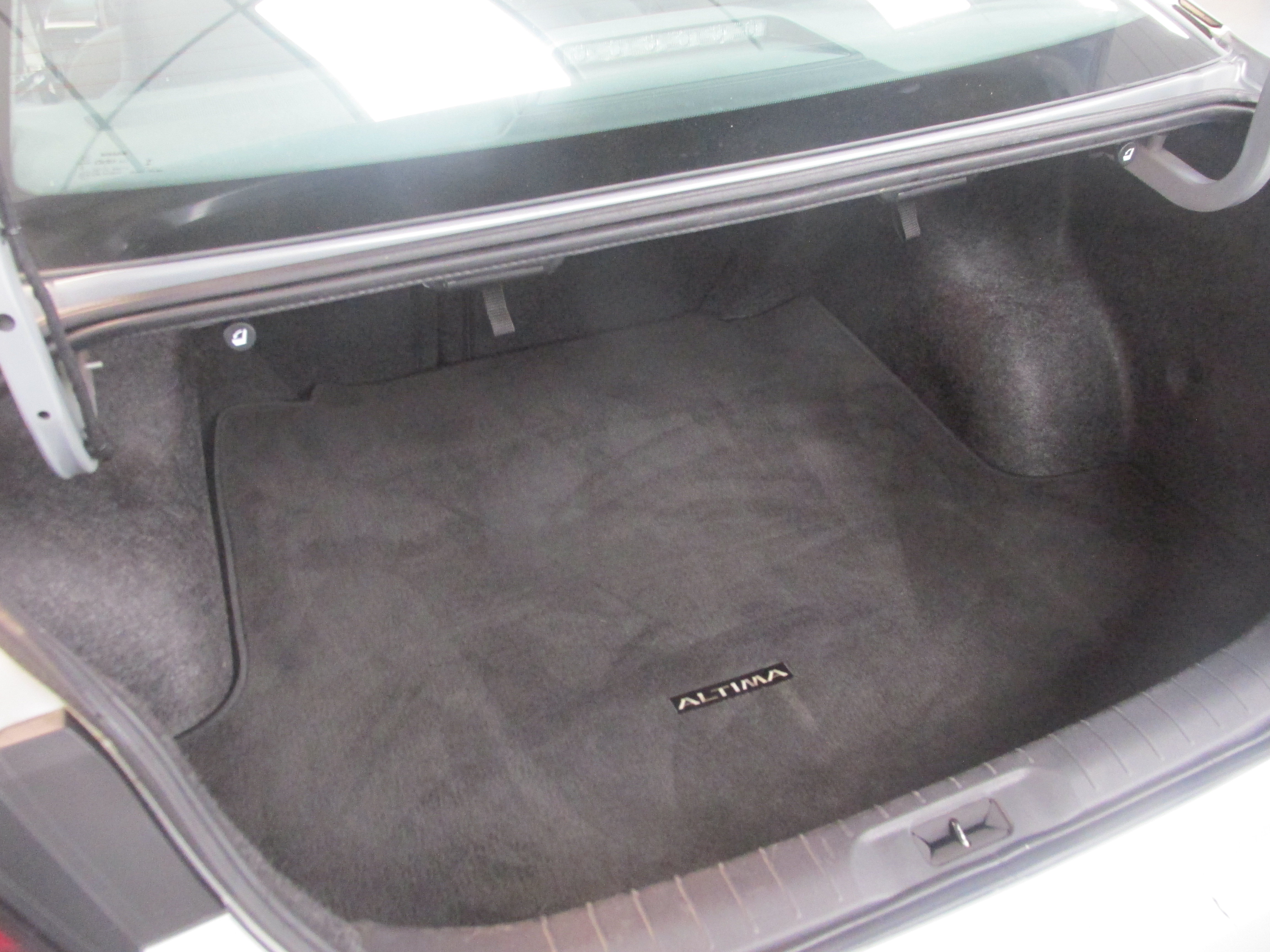 Used 2024 Nissan Altima 2.5 SV FWD image 22
