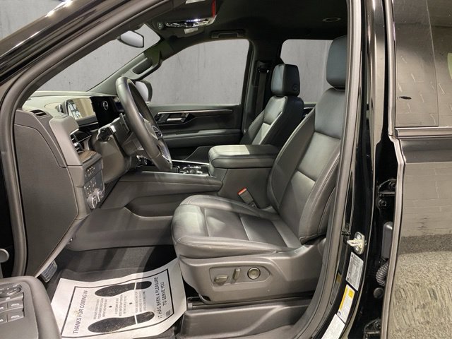 Used 2026 Chevrolet Suburban Z71 AWD/4WD image 12