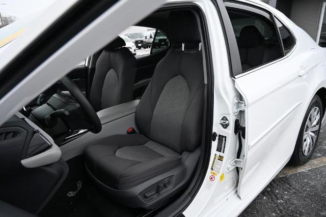 Used 2019 Toyota Camry LE image 19