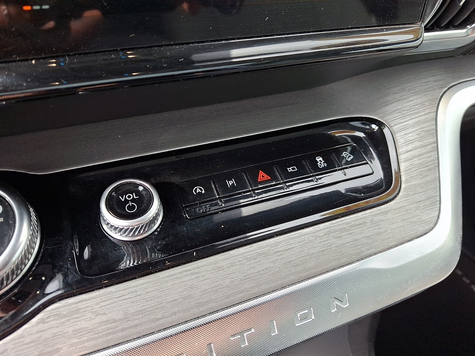 Certified 2025 Ford Expedition Platinum AWD/4WD image 18