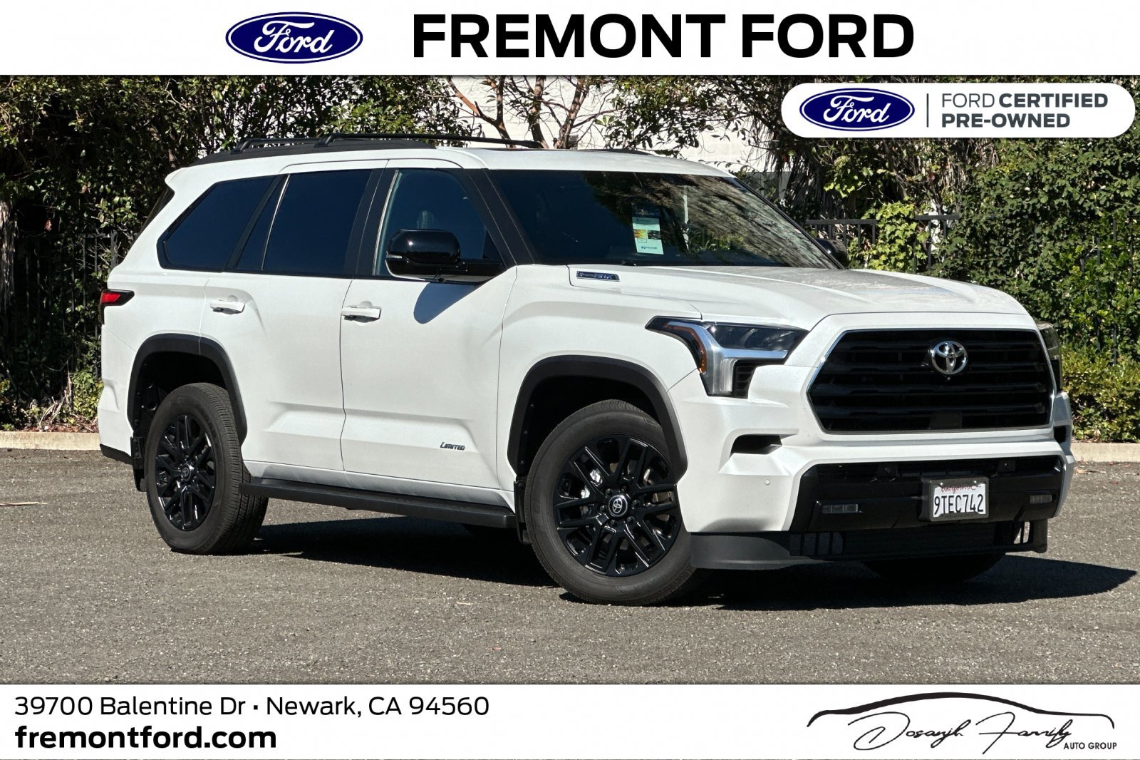 Used 2025 Toyota Sequoia Limited w/ Tow Technology Package AWD/4WD image 1