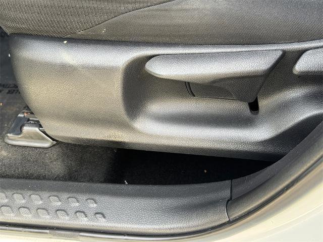 Used 2019 Toyota C-HR XLE image 15