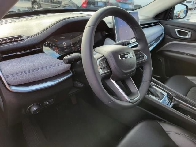 Used 2022 Jeep Compass Latitude image 23