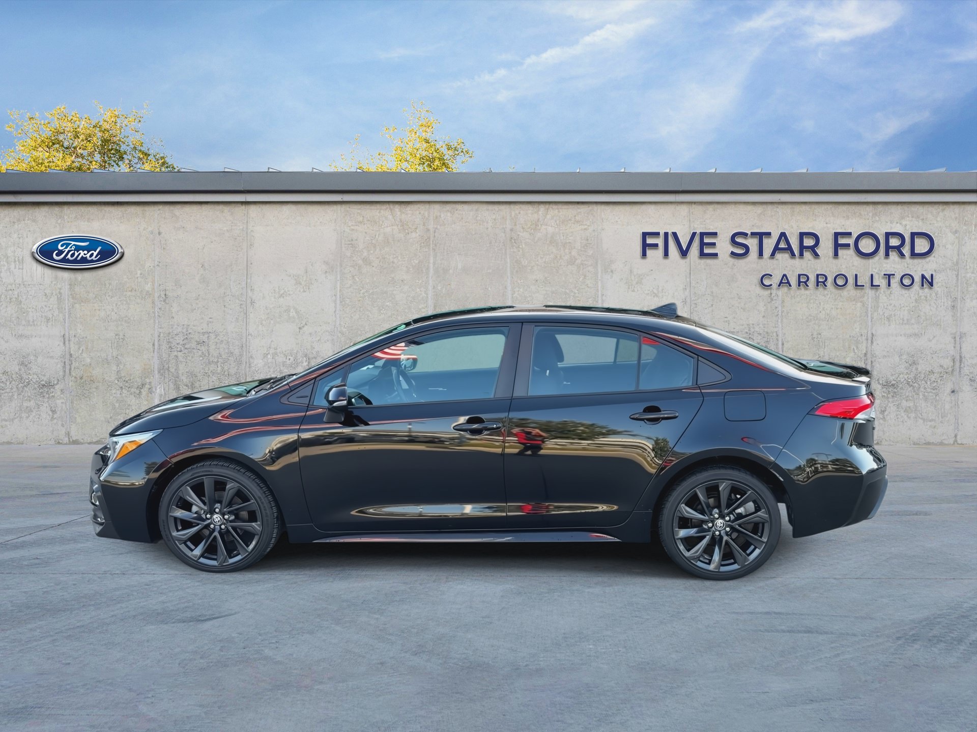 Used 2024 Toyota Corolla SE FWD image 5