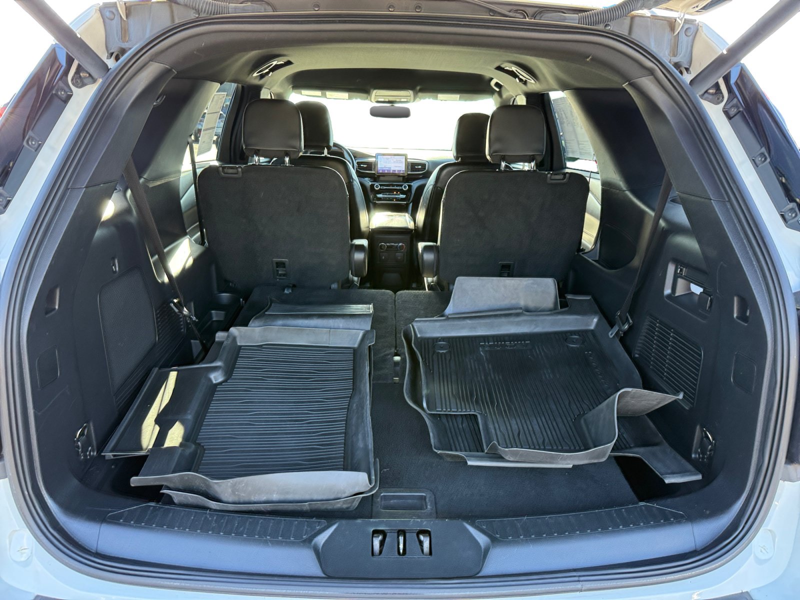 Certified 2022 Ford Explorer ST-Line w/ Class IV Trailer Tow Package RWD image 17