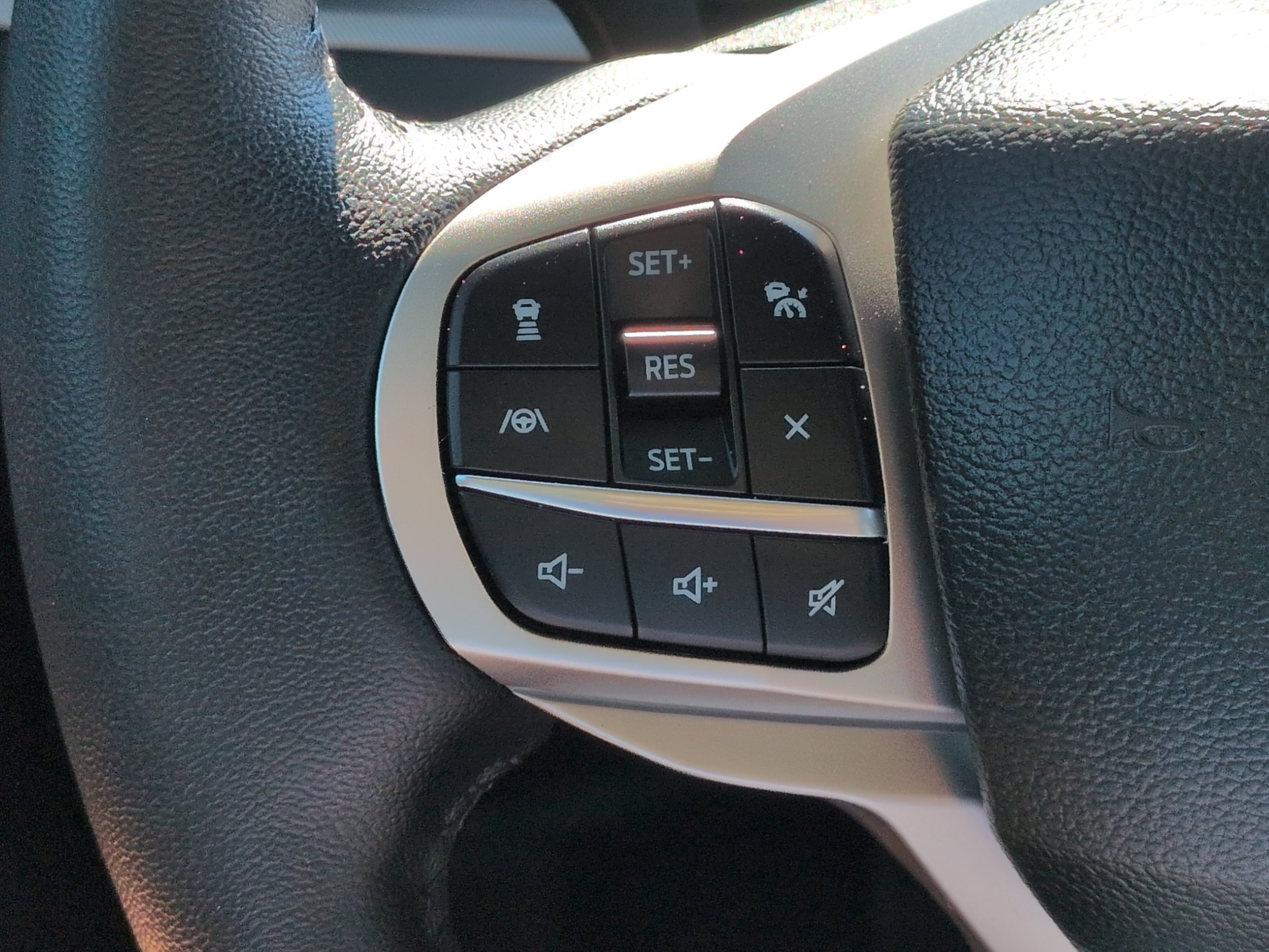 Certified 2023 Ford Explorer XLT w/ Equipment Group 202A RWD image 24