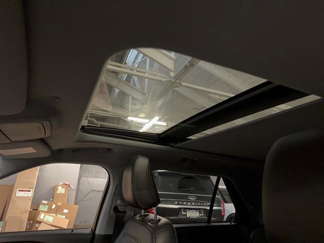 Certified 2022 Ford Explorer XLT w/ Equipment Group 202A image 15