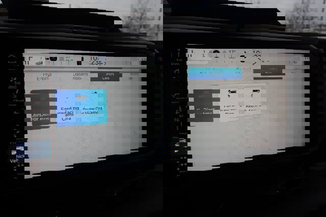 Used 2024 Jeep Wrangler Unlimited Sahara w/ Technology Group image 30