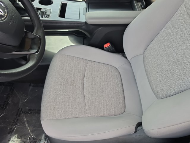 Used 2025 Toyota Sienna LE FWD image 21