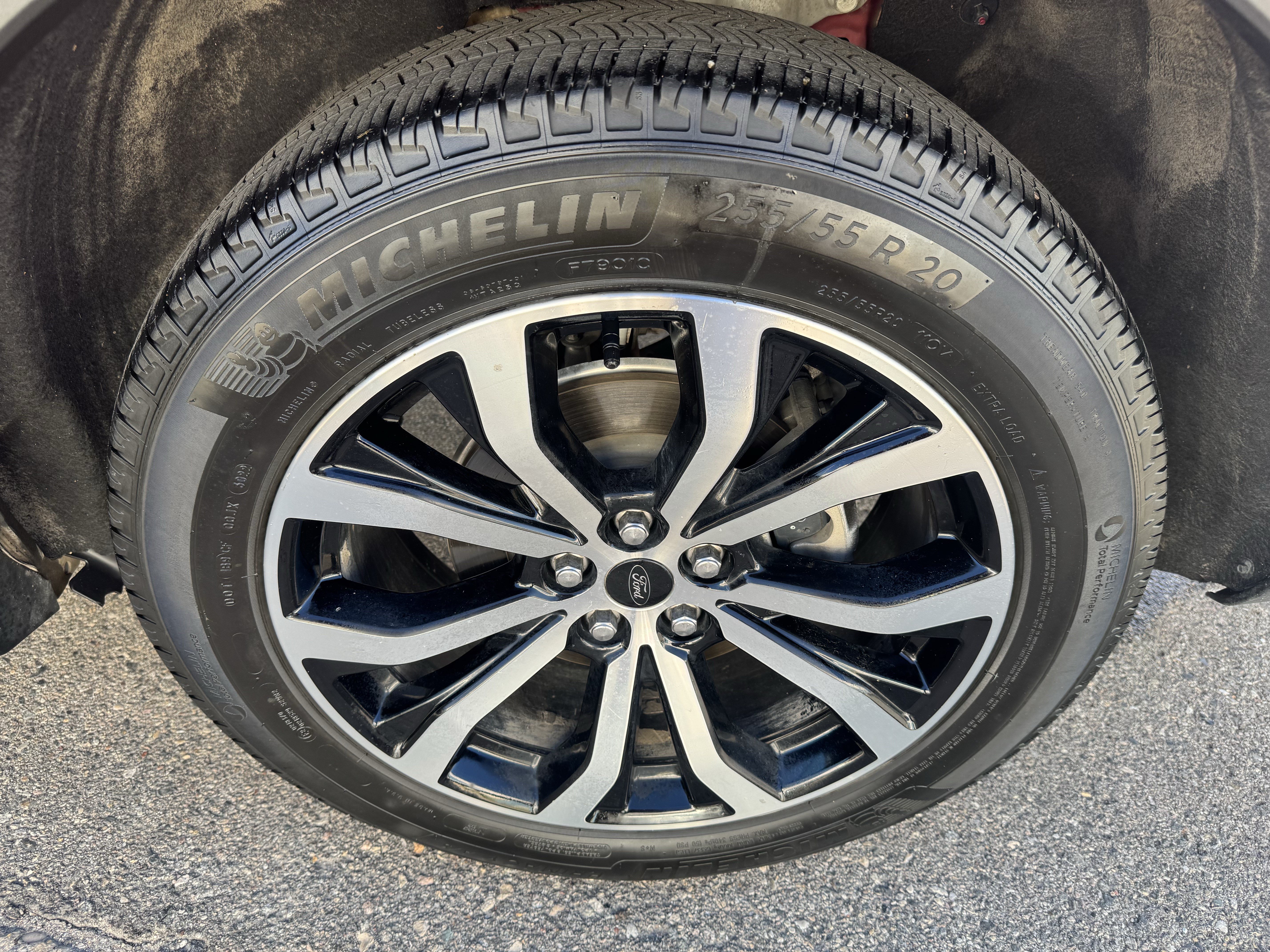 Certified 2022 Ford Explorer ST-Line w/ Class IV Trailer Tow Package AWD/4WD image 9
