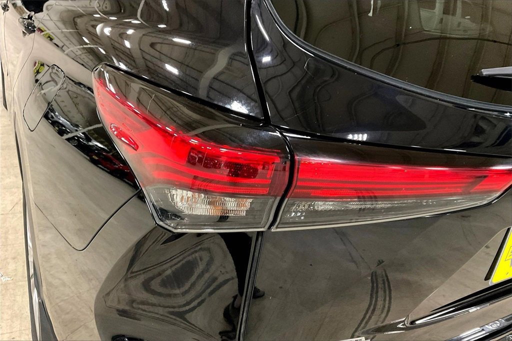 Used 2023 Toyota Highlander Platinum image 29