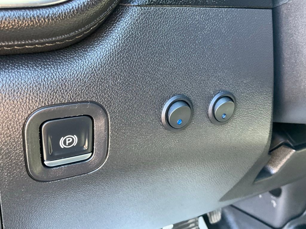 Used 2020 GMC Sierra 1500 Elevation w/ Elevation Value Package image 16