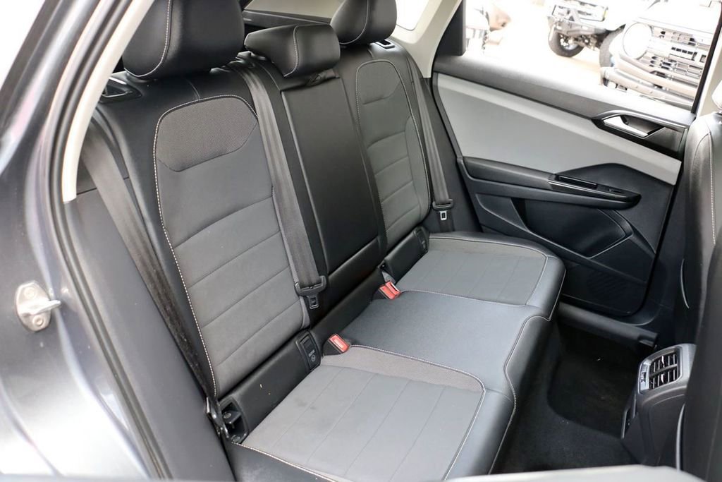Used 2023 Volkswagen Taos SE FWD image 30