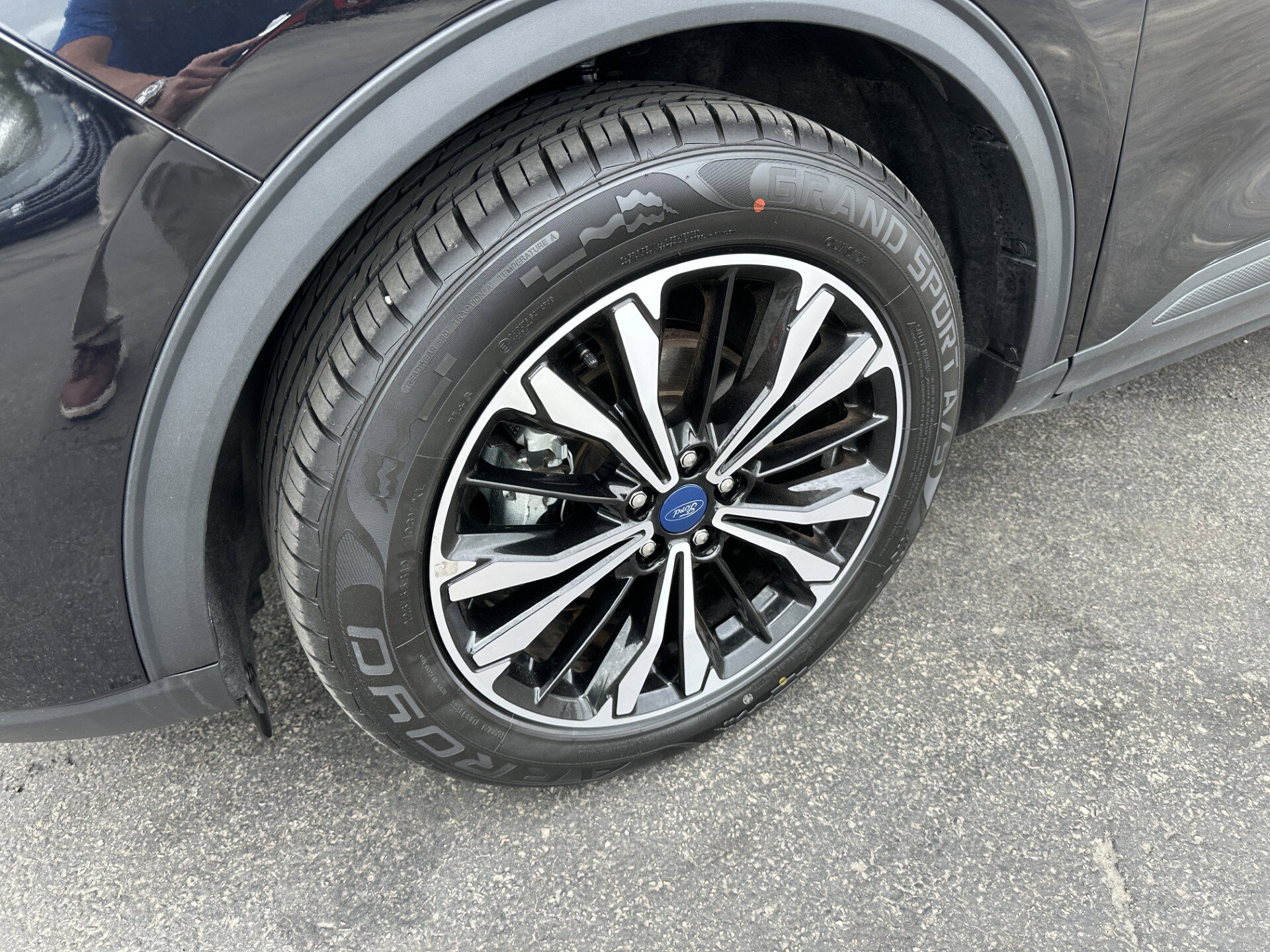 Certified 2022 Ford Escape SEL w/ SEL Stealth AWD Package image 8