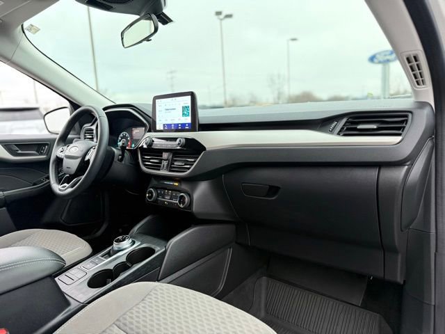 Certified 2022 Ford Escape SE w/ Cold Weather Package image 30