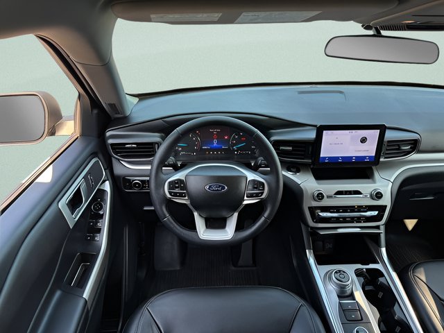 Certified 2023 Ford Explorer XLT w/ Equipment Group 202A AWD/4WD image 8