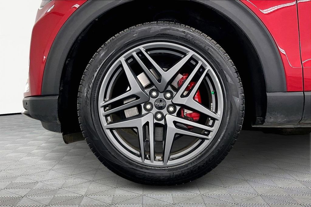 Certified 2025 Ford Explorer ST-Line w/ ST-Line Street Pack image 11