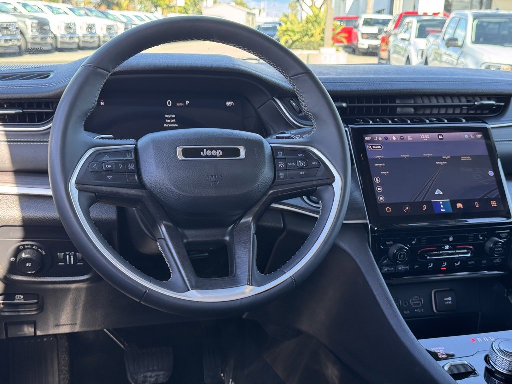 Used 2023 Jeep Grand Cherokee Limited image 28